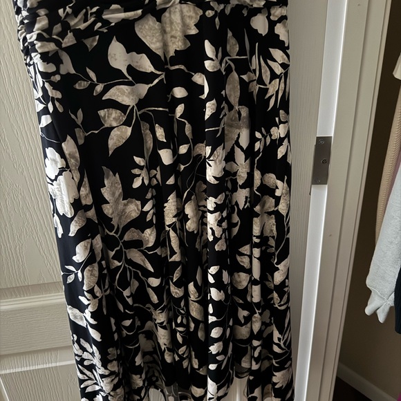 Evan Picone Black and White Maxi Dress - Picture 2 of 6